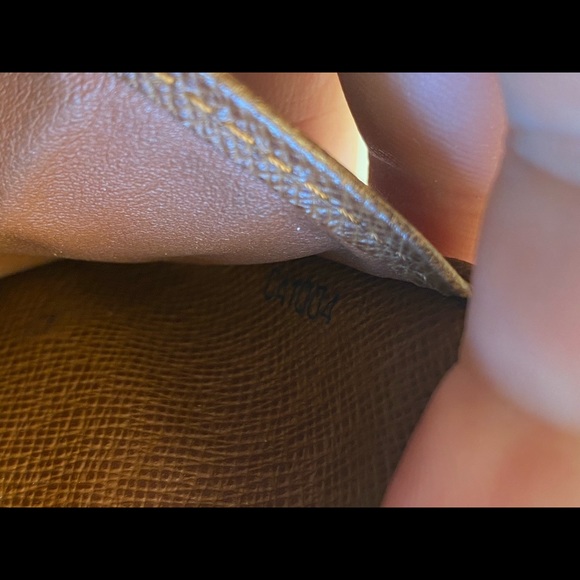 SOLD Vintage Louis Vuitton Monogram Bifold Zippy Wallet - Picture 5 of 16